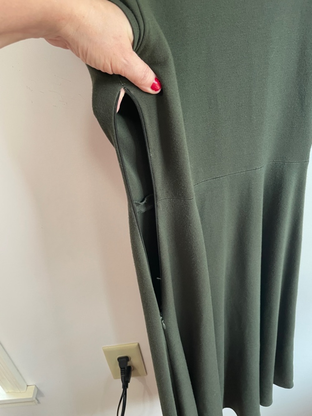 Trashy Diva by Candace Gwinn Olive Green V-Neck Cap Sleeve Midi Jenny Dress Sz 4 - Picture 11 of 12